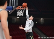 辛纳手感滚烫，带领上海海港绝杀广厦男篮，赛后一句话霸气侧漏的简单介绍